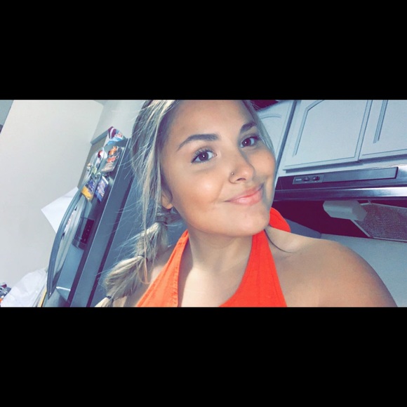 Meet your Posher, Jocelyn - Picture 1 of 1